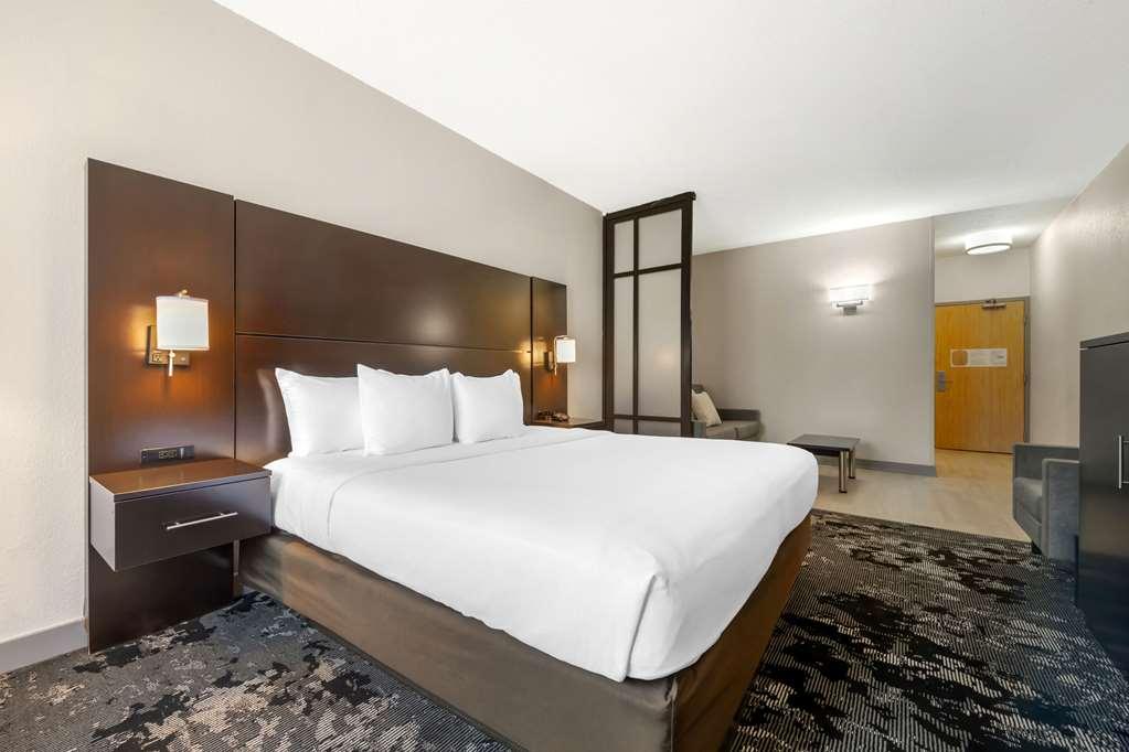 Hotel Comfort & Near Universal Resort-convention Ctr 3*